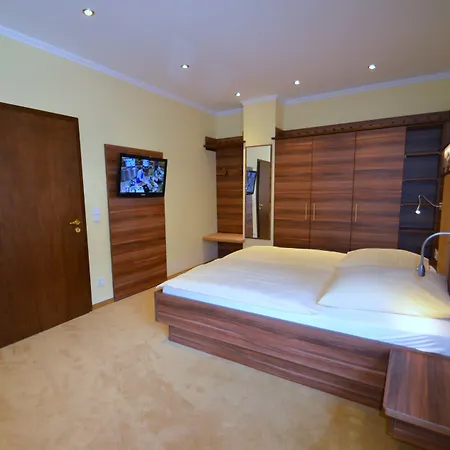 Hotel Unter Den Linden 3*