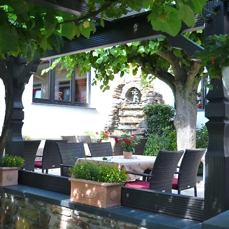 Unter Den Linden Hotell 3*