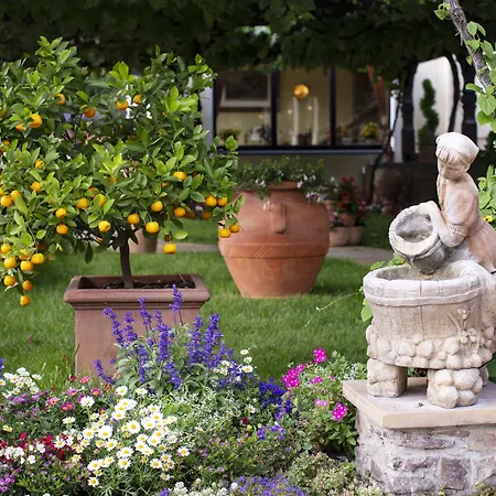 Hotel Unter Den Linden 3*