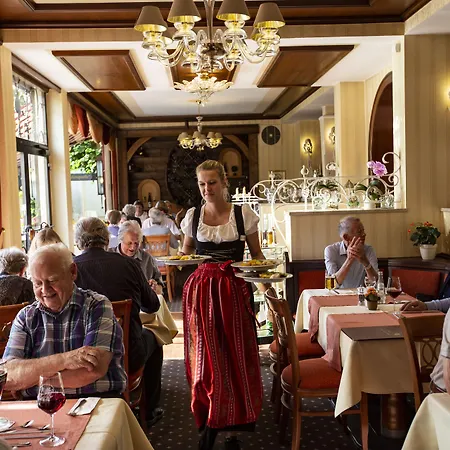 Unter Den Linden Hotell 3*