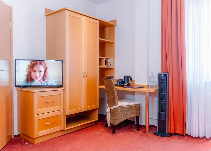 Unter Den Linden Szálloda 3*